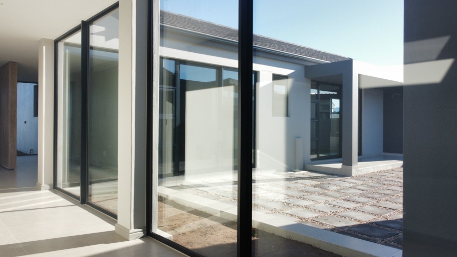 4 Bedroom Property for Sale in Oubaai Western Cape
